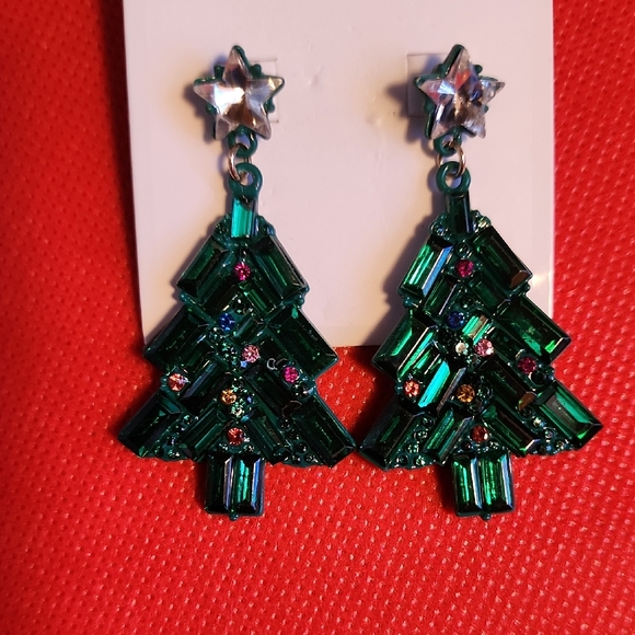 Jewelry - Green Christmas Tree Earrings